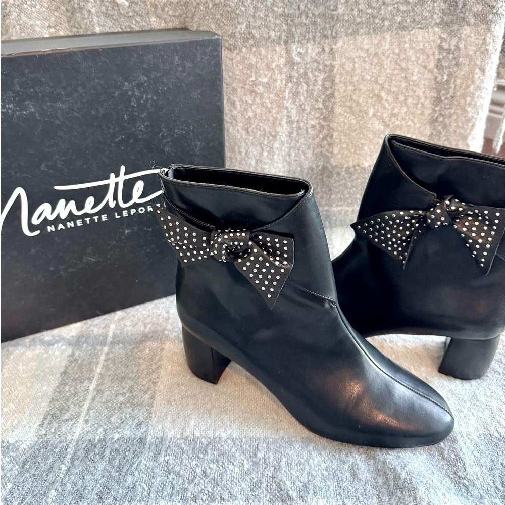 Black Ankle Boots ‘Nathalie’, Studded Bow Size 10 New in Box by Nanette Lepore